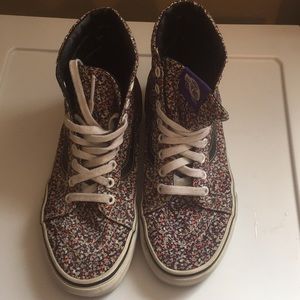 Women's size 7 high top Vans